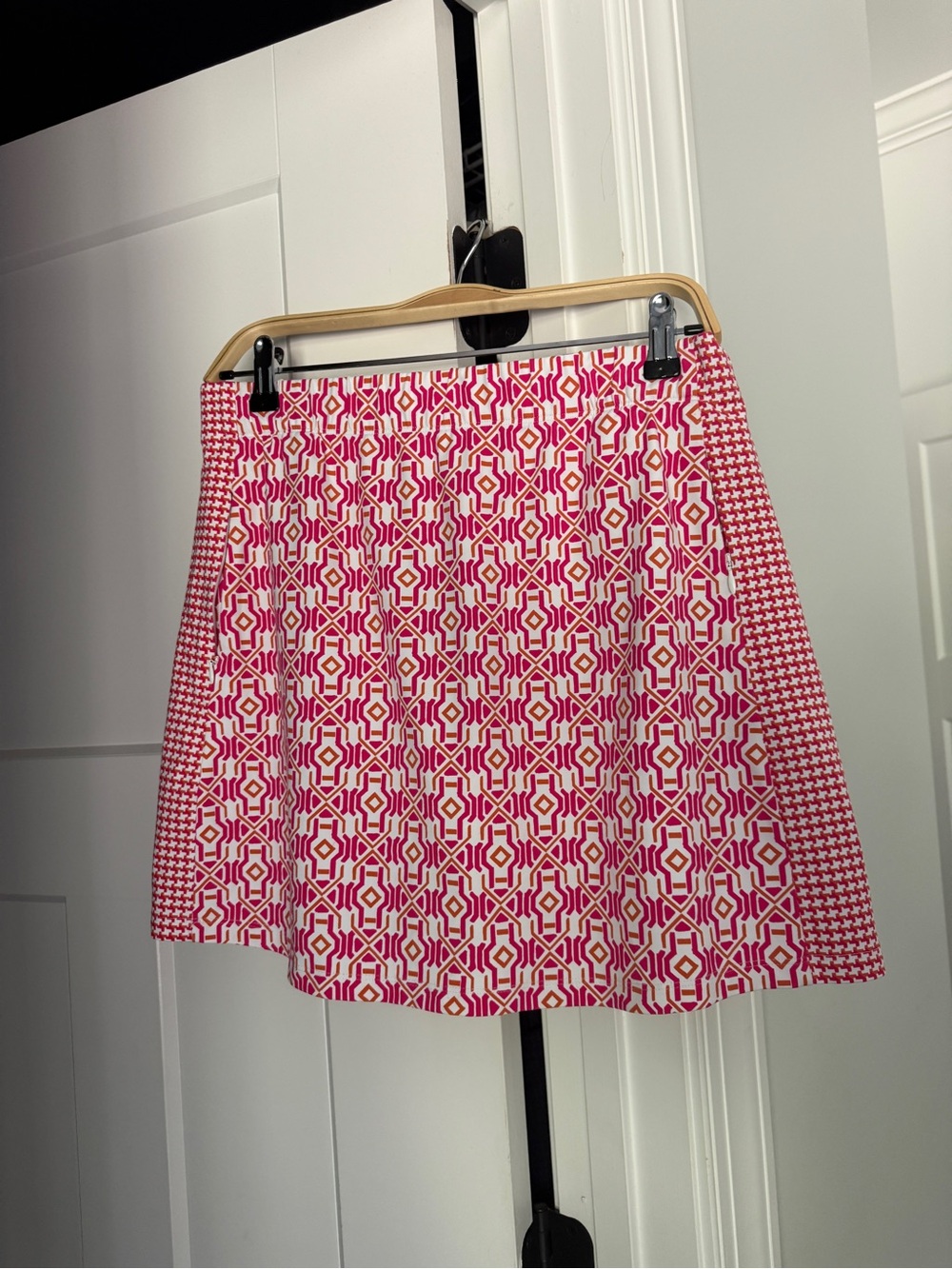 J. McLaughlin Pink Geometric A-Line Women's Skort